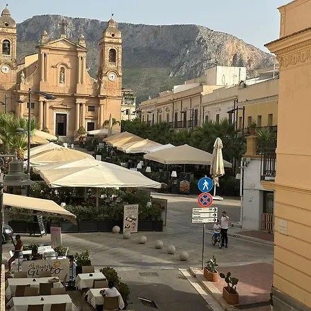 In Piazza Apartamento Terrasini